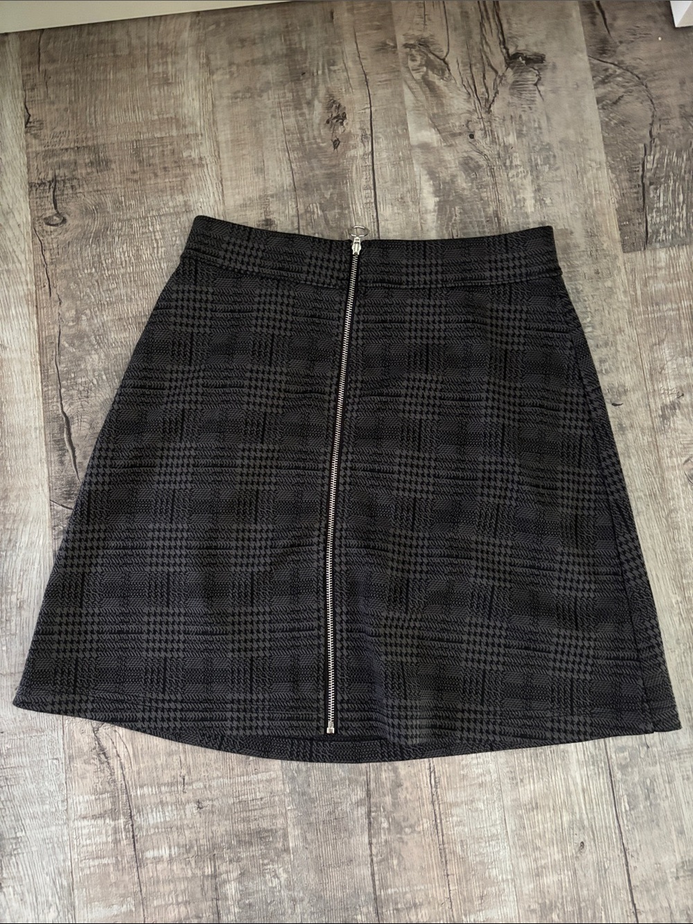 Ardene Black Plaid Front-Zip Mini Skirt